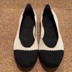 Rothy’s flat. Size 7. Black toe. Great condition.